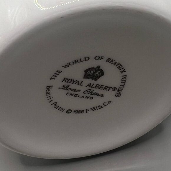 Vintage Royal Albert Bone China Beatrix Potter The Flopsy Bunnies Mug 1986 - Picture 4 of 5